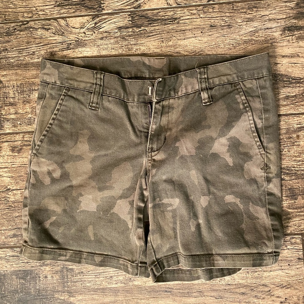 Hurley camo shorts